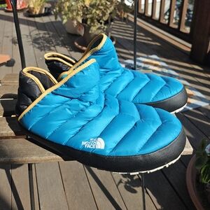 SOLD -- North Face ThermoBall Traction Booties